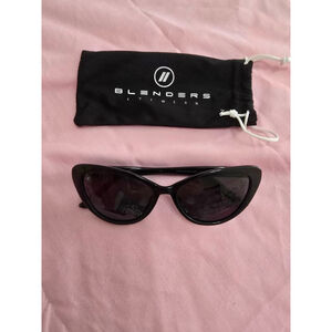 Blenders Polished Gal Sunglasses Black Polarized